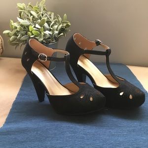 NEW Modcloth Retro Black Heels